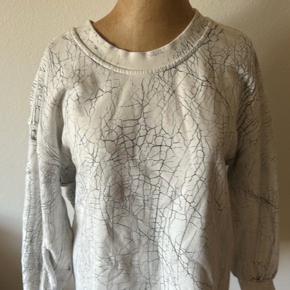 Lululemon sz 8 Perfectly oversized Crew thread dye white black great pre owned - Picture 3 of 7